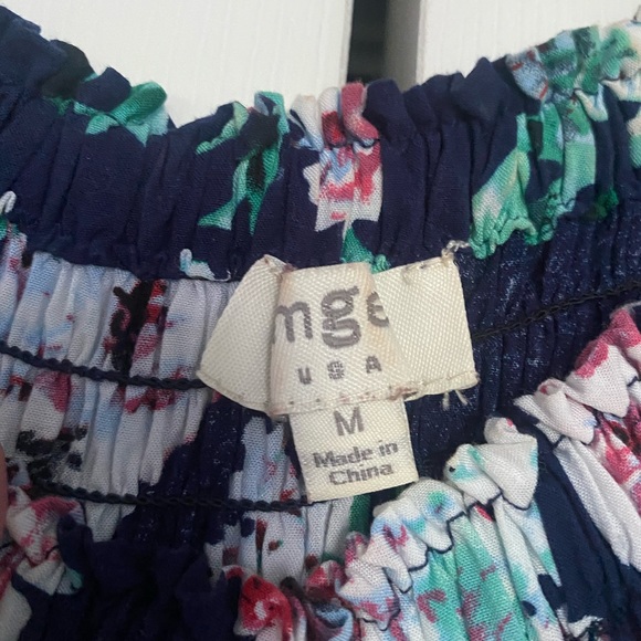 floral off the shoulder top - Picture 3 of 3